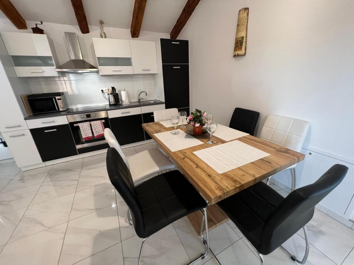 Apartman Lorena Lakmartin ภายนอก รูปภาพ