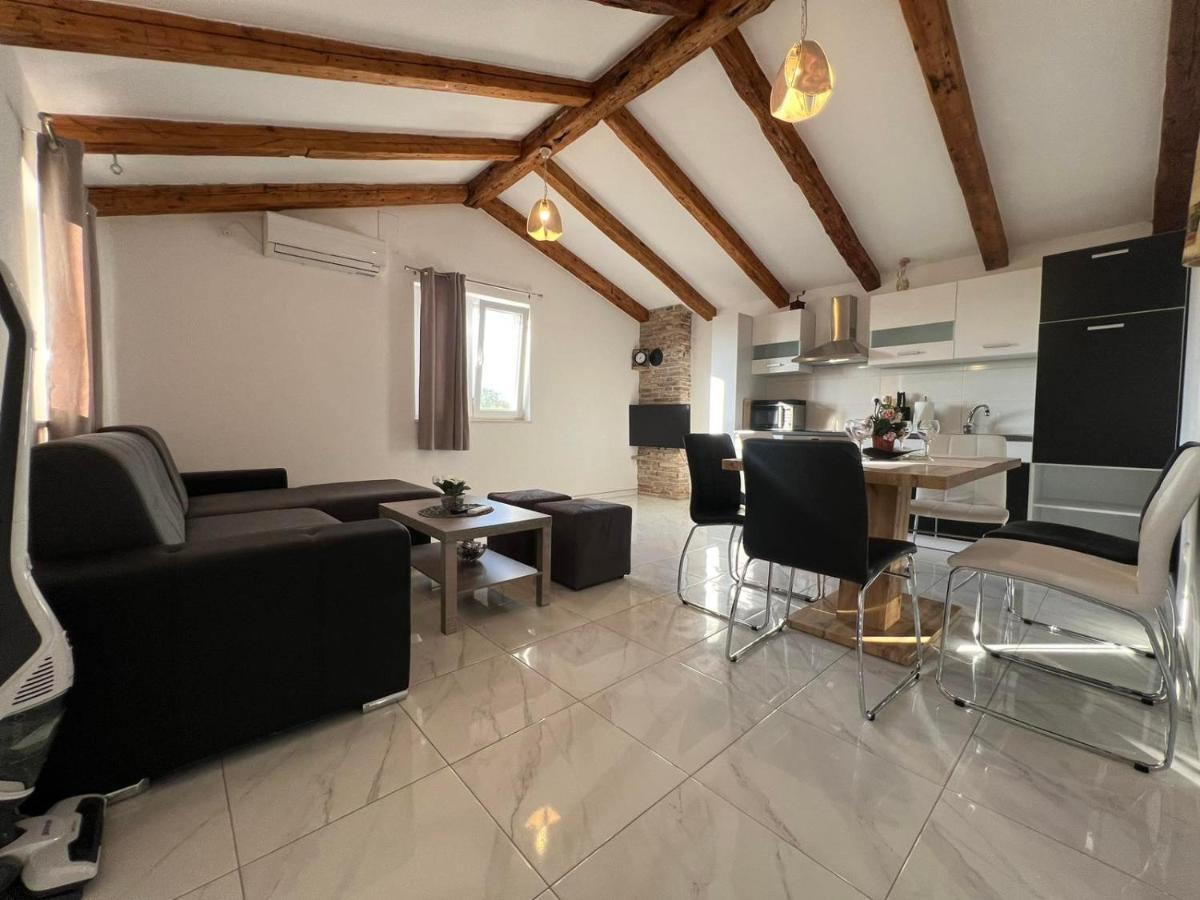 Apartman Lorena Lakmartin ภายนอก รูปภาพ